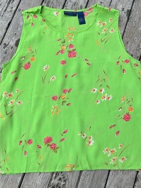 Women's Green Floral Sleeveless Blouse